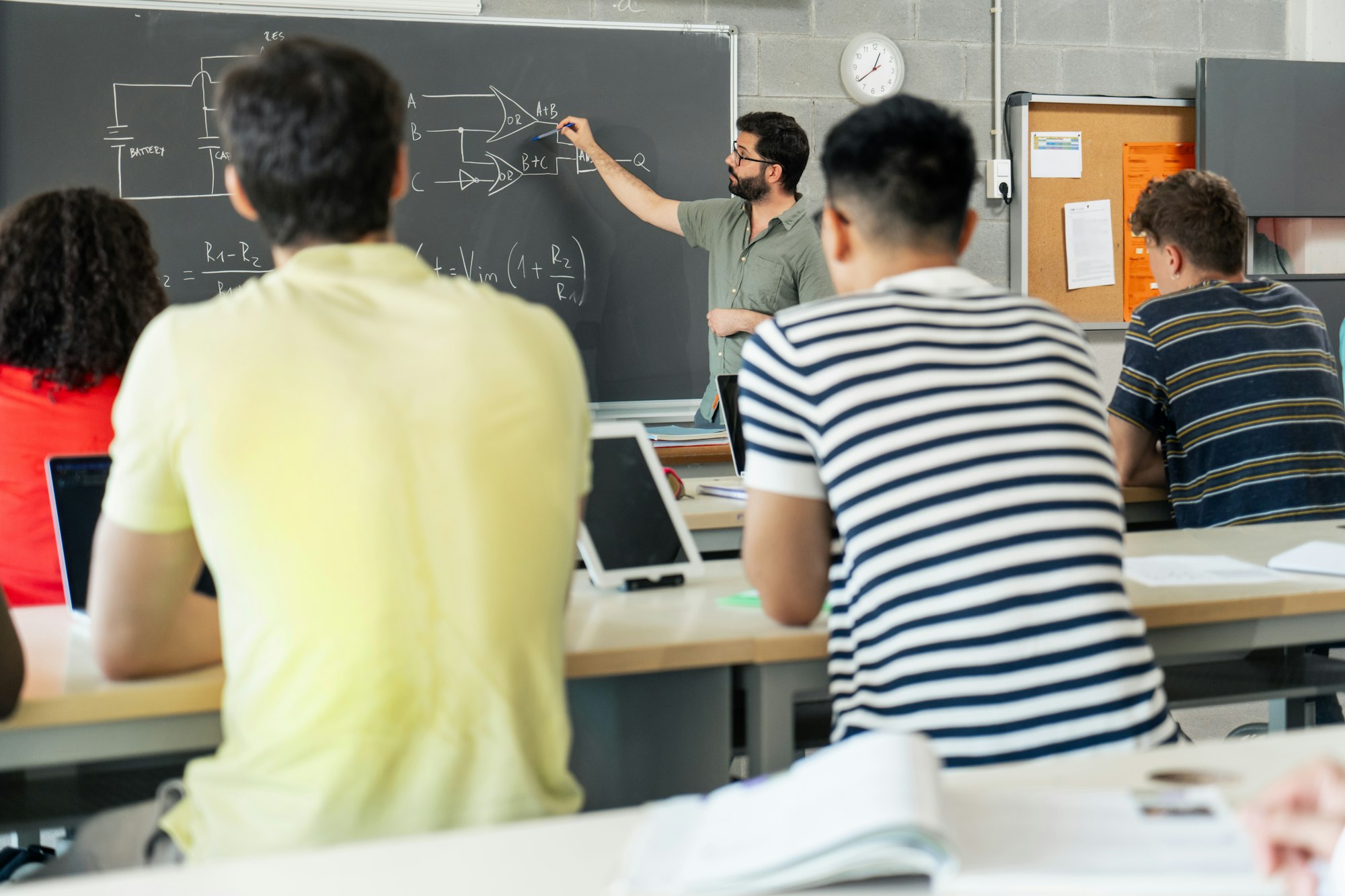 Learning Science and Technology - Electronics Computing Course at College School