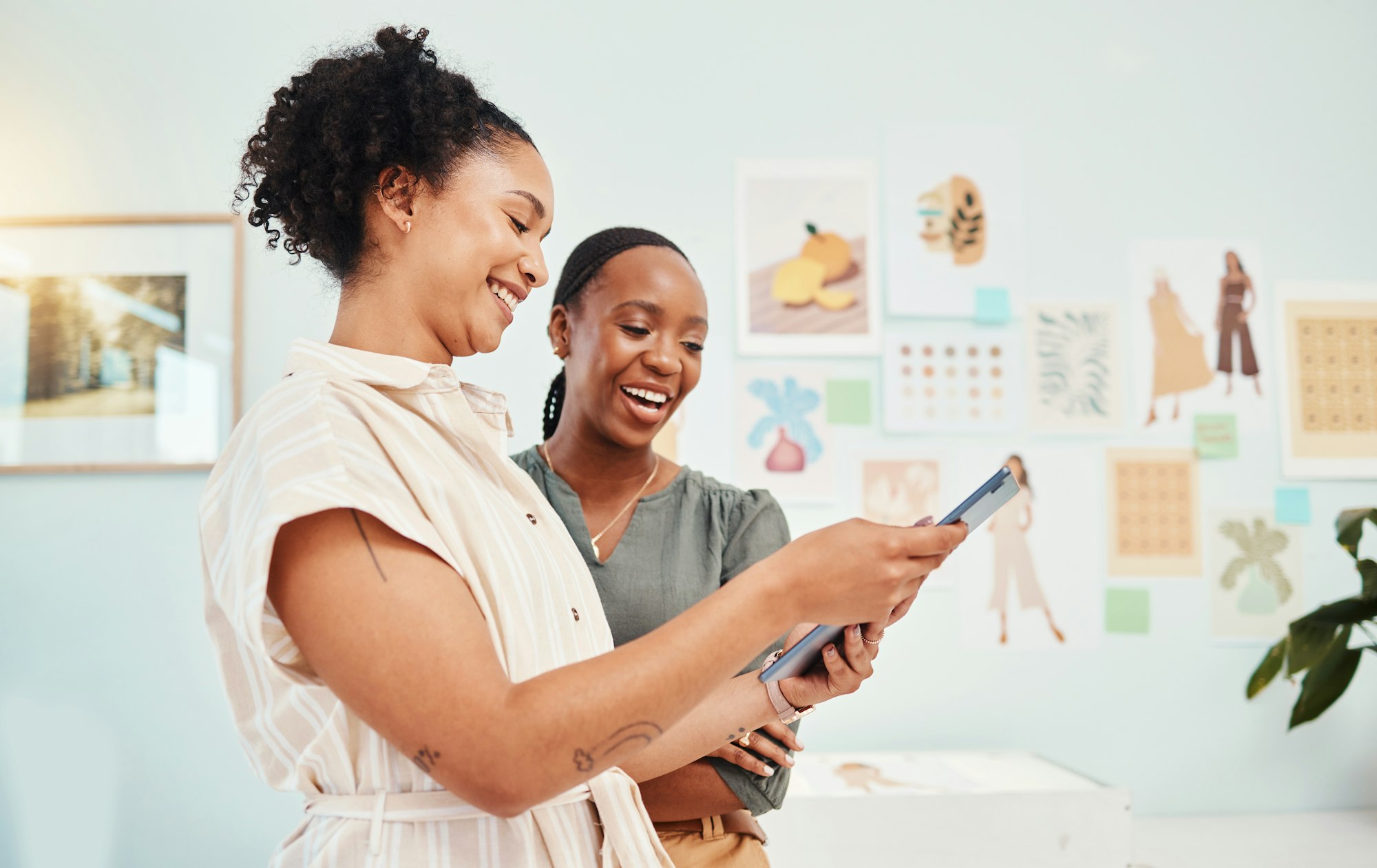 https://e74e68a2.delivery.rocketcdn.me/wp-content/uploads/2024/03/tablet-teamwork-and-design-with-women-in-the-fashion-industry-for-creative-planning-or-strategy-t.jpg